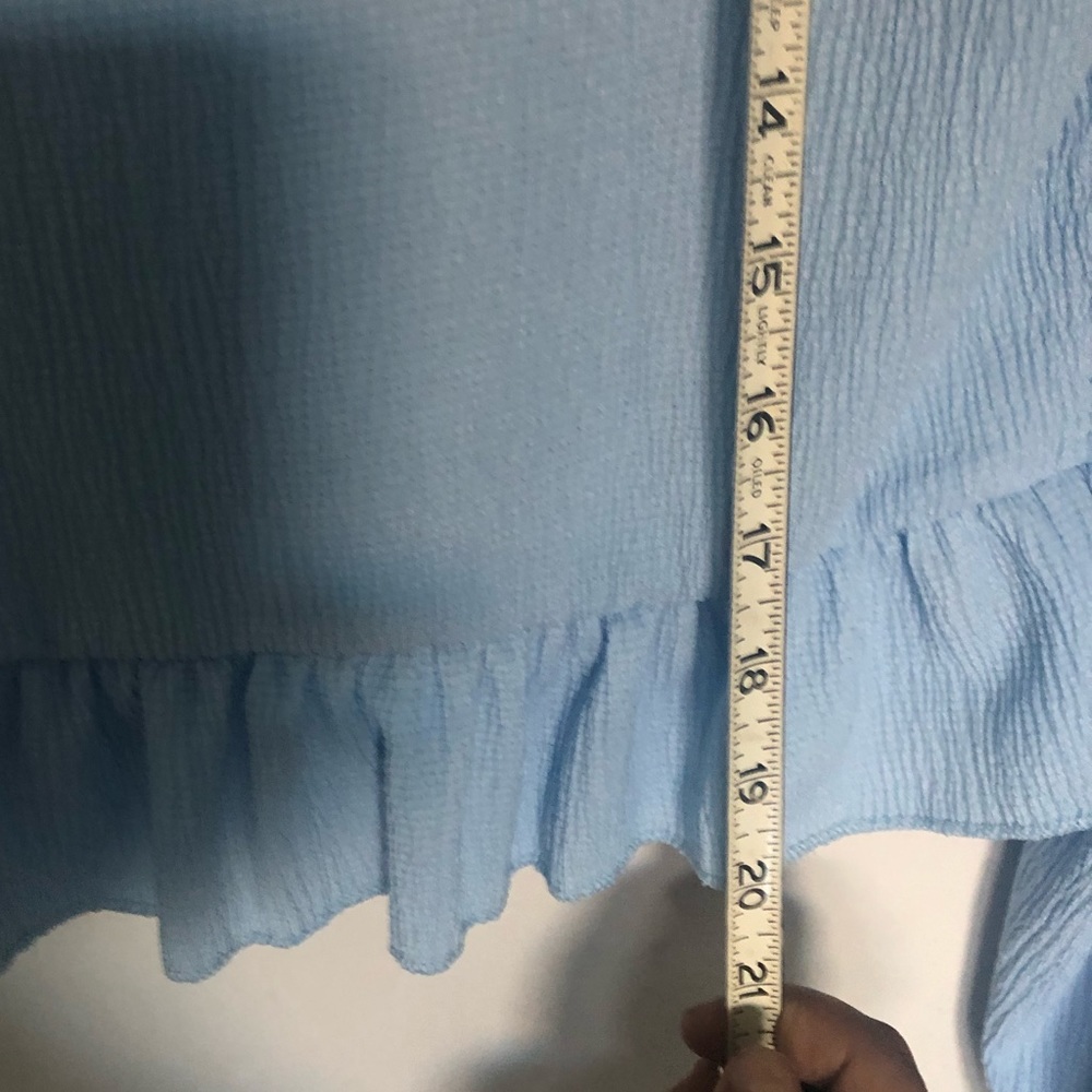 BooHoo Cropped Top with Ruffle Hem - Picture 5 of 9